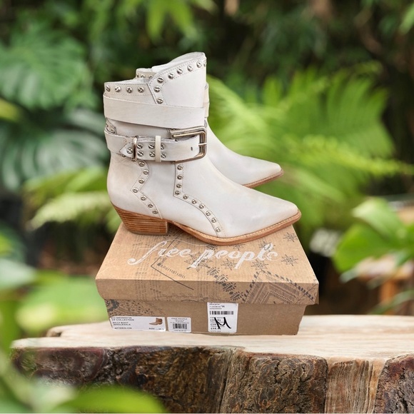 Free People Cream Ankle Boots - Picture 2 of 14